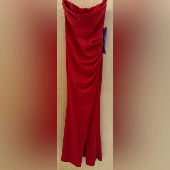 Ladivine Red Strapless Dress. - Picture 4 of 15